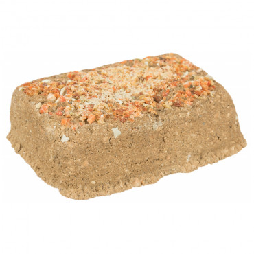 Pedra de argila com cenoura